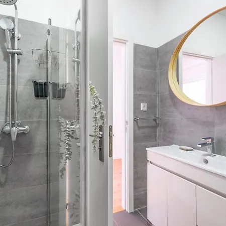 Апартаменти Guestready - Vibrant 2br *