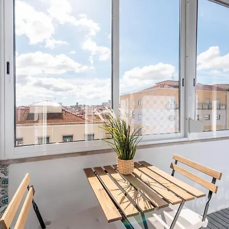 Апартаменти Guestready - Vibrant 2br *